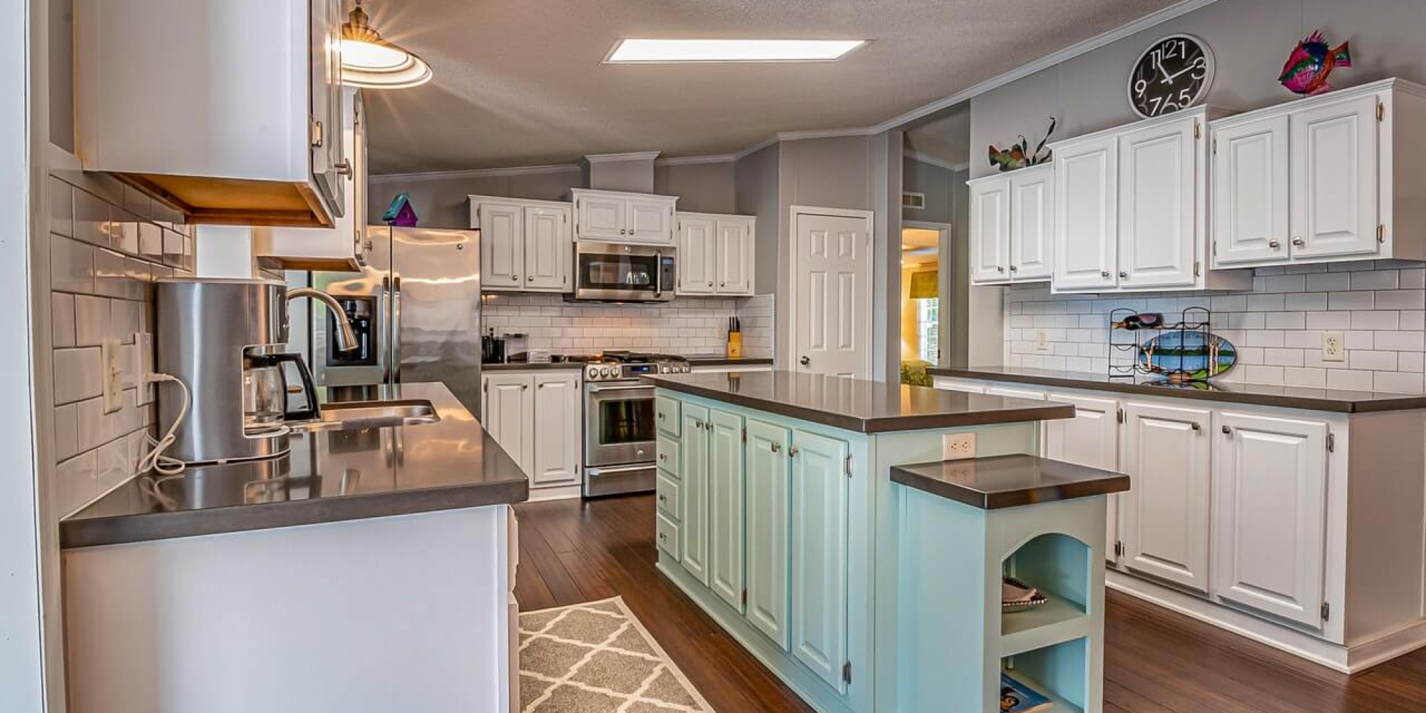 photo-of-kitchen-interior-4221390