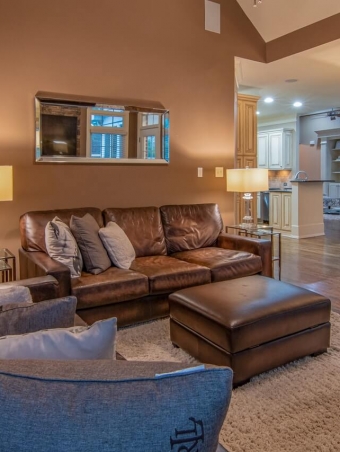 leather-couch-beside-lampshade-3773570