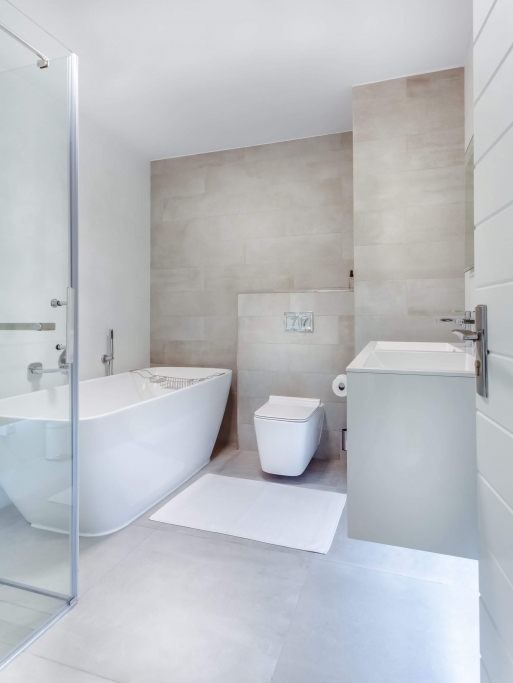bathroom-interior-1457847