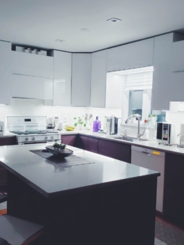 rectangular-white-island-table-in-kitchen-2398375