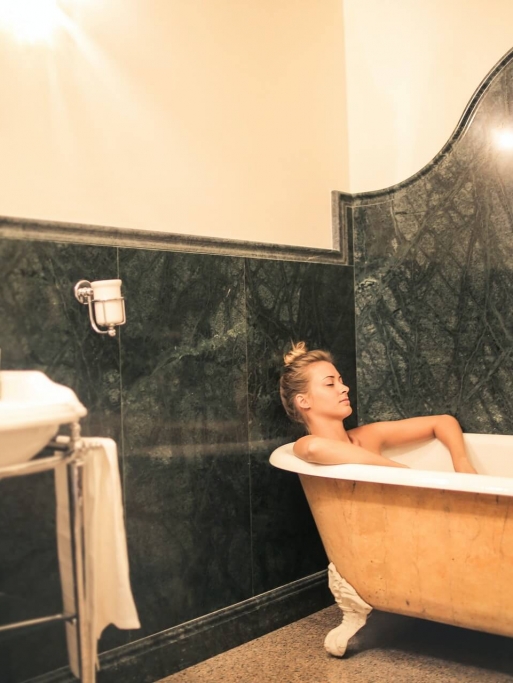 topless-relaxing-on-bathtub-3771784